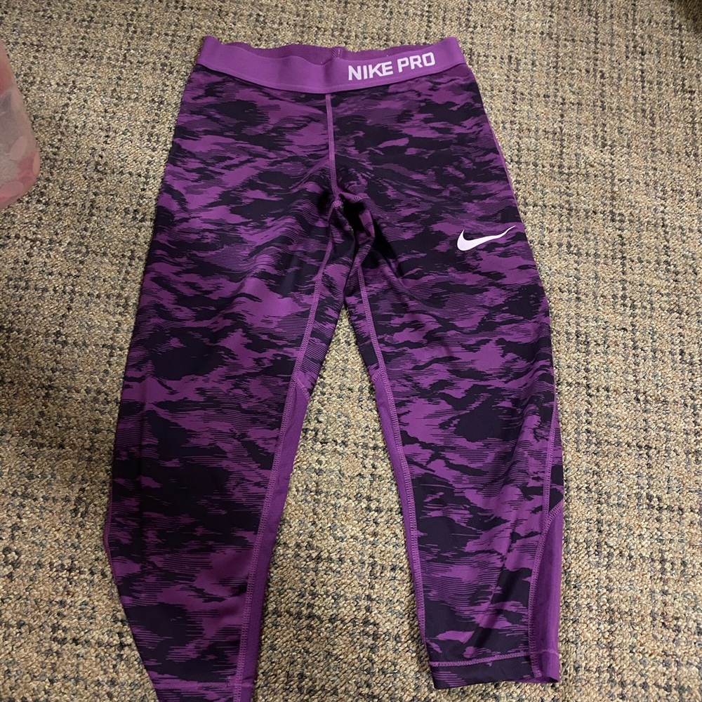 Youth XL Nike Pro 7/8 leggings